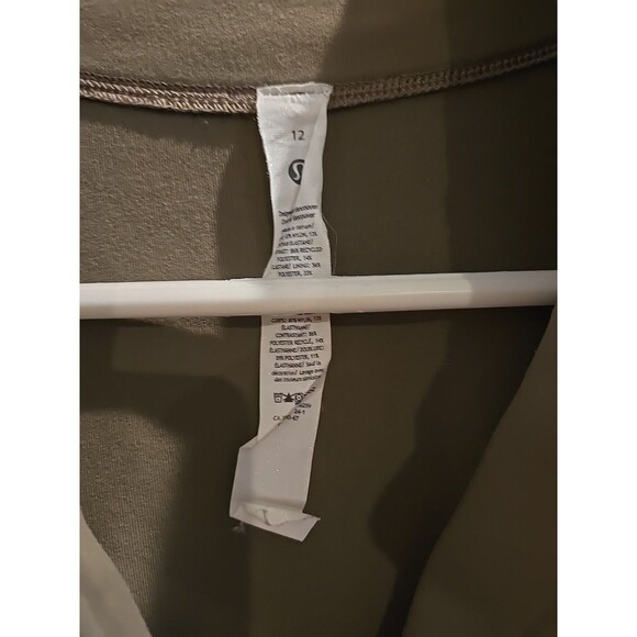 Lululemon jacket Define Relaxed Fit Jacket Luon Olive Green size 12 Gym Womens - Picture 9 of 16